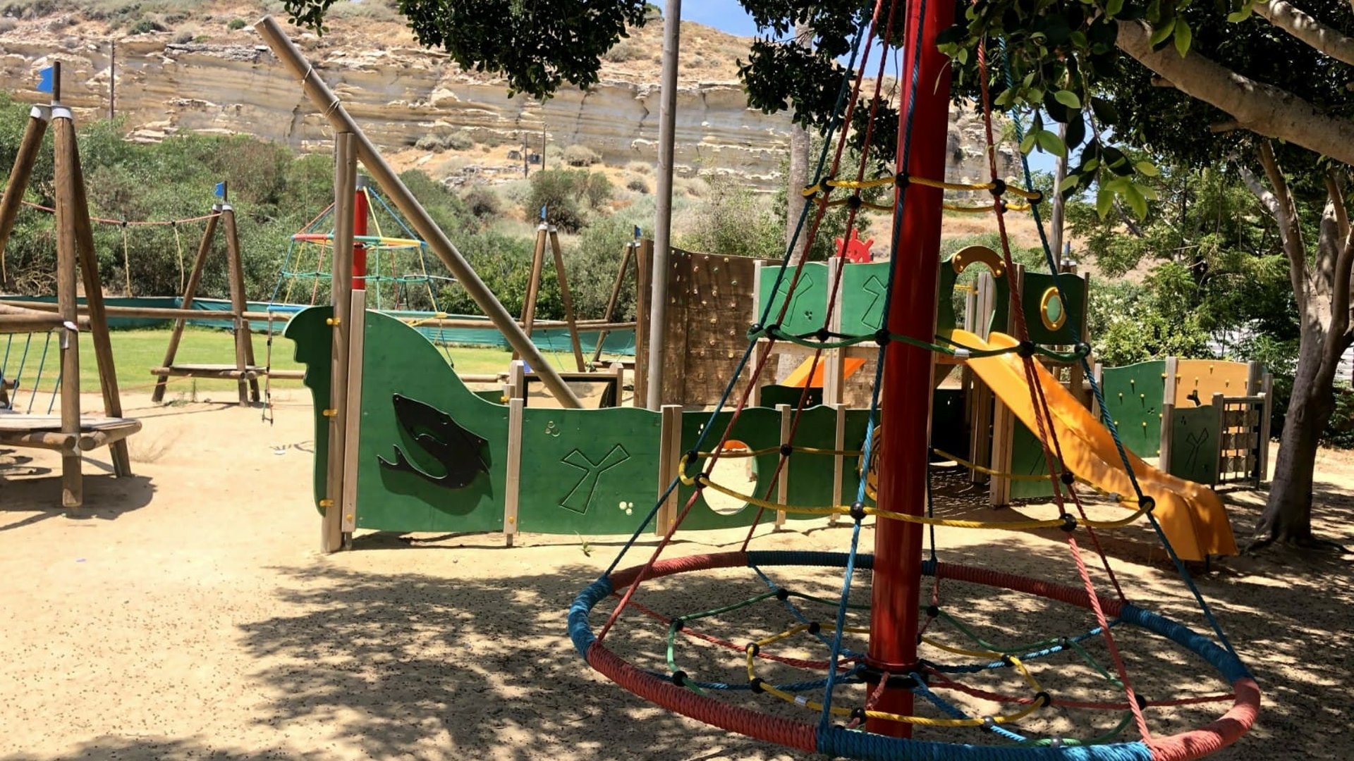 550m2 Cafe / restaurant in Episkopi, Limassol, Cyprus No. 28237