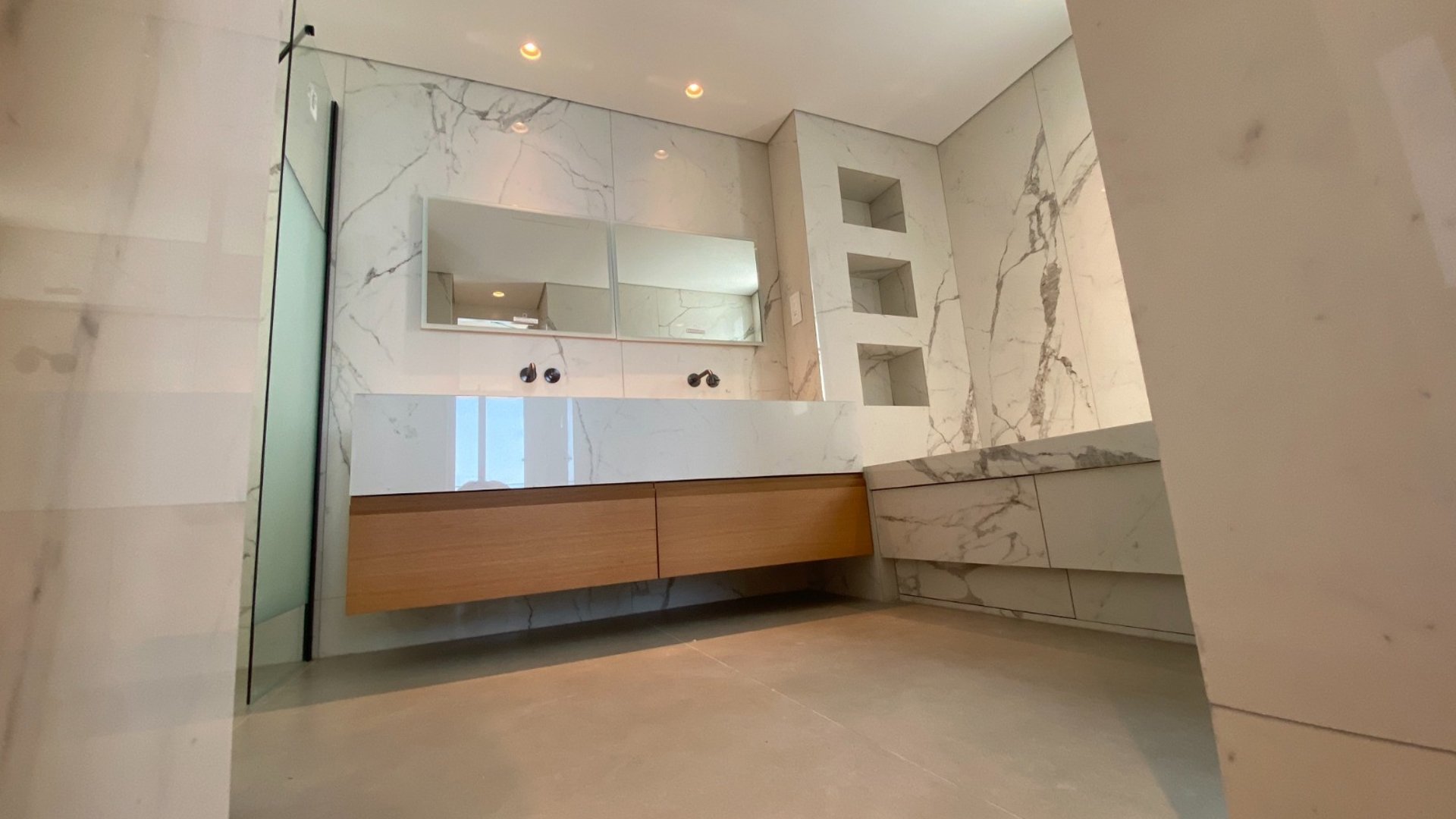 3 bedrooms Apartment in Agios Tychonas, Limassol, Cyprus No. 28236