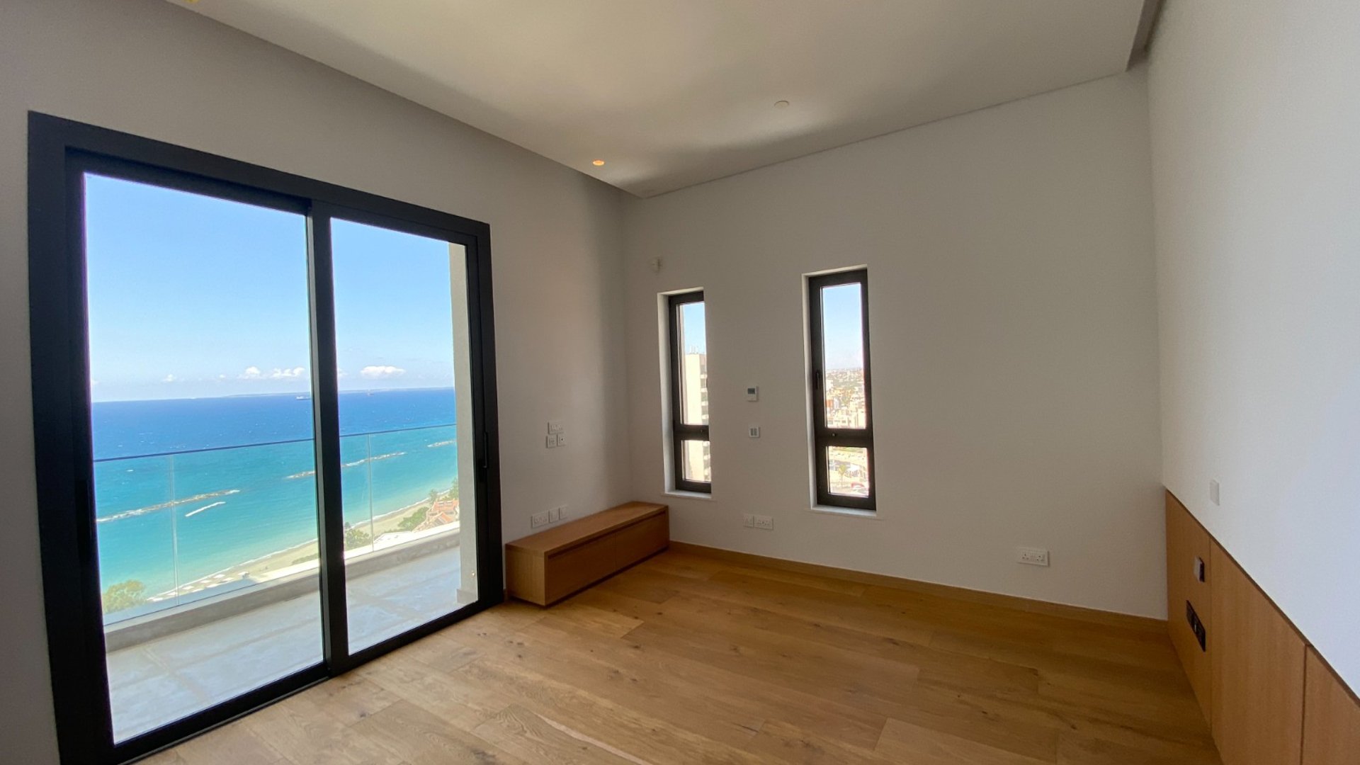 3 bedrooms Apartment in Agios Tychonas, Limassol, Cyprus No. 28236