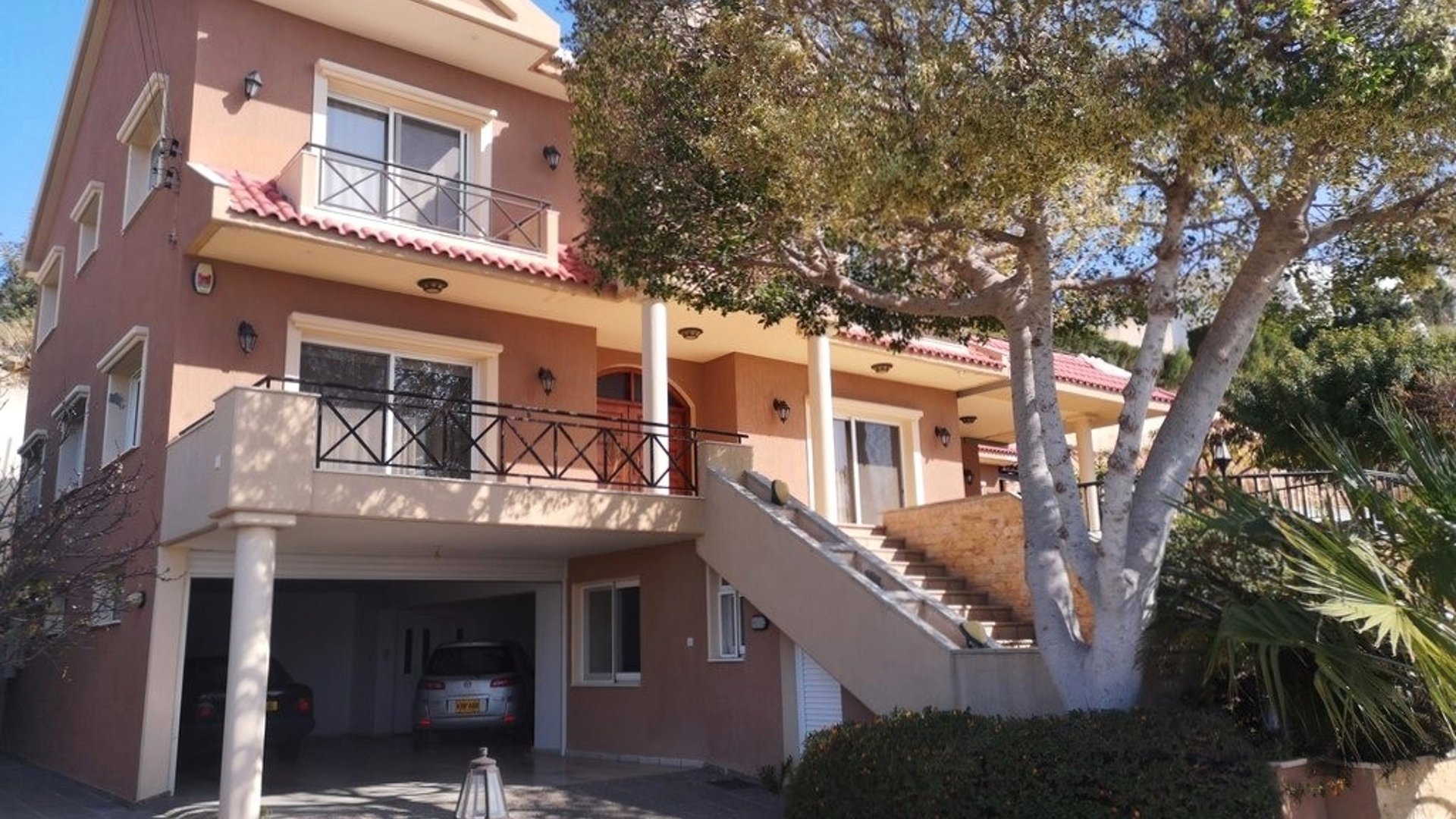 5 bedrooms Villa in Limassol, Cyprus No. 28235