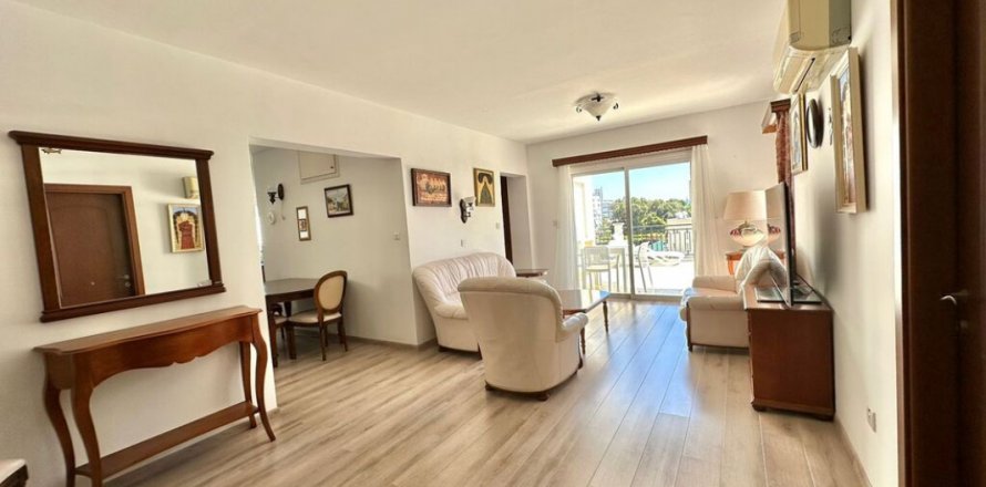 4 bedrooms Apartment in Limassol,  No. 38177