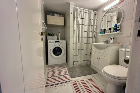 4 bedrooms Apartment in Limassol,  No. 38177 14