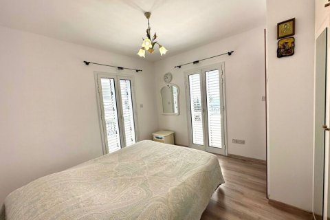 4 bedrooms Apartment in Limassol,  No. 38177 8