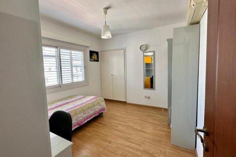 4 bedrooms Apartment in Limassol,  No. 38177 6