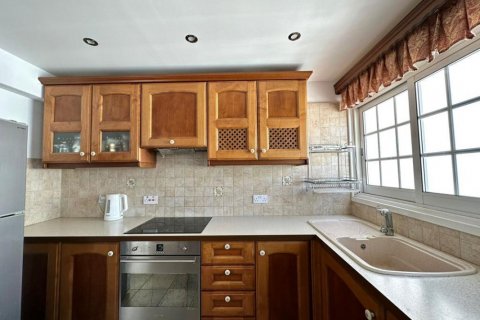 4 bedrooms Apartment in Limassol,  No. 38177 4