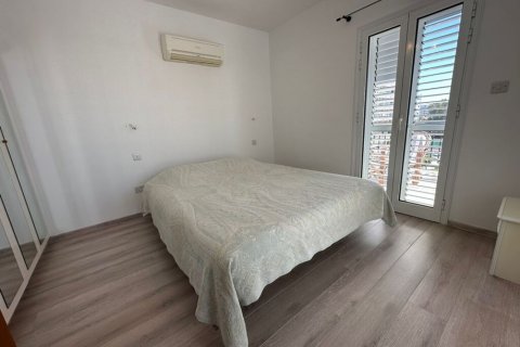 4 bedrooms Apartment in Limassol,  No. 38177 9