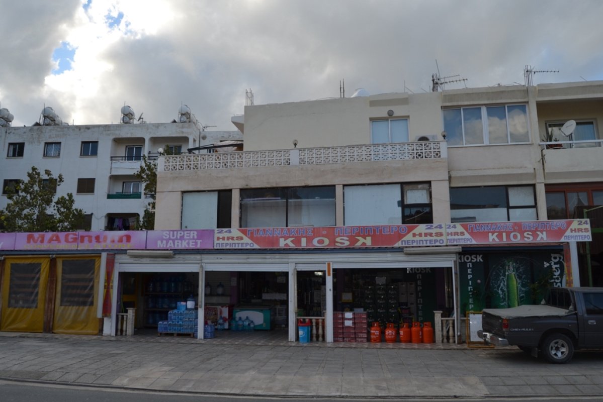 490m2 Commercial property in Paphos, Cyprus No. 38178