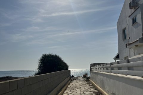 3 bedrooms Townhouse in Pervolia, Larnaka,  No. 39945 5