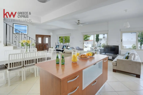 4 bedrooms Villa in Protaras, Ammochostos,  No. 39944 3