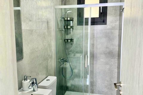 2 bedrooms Apartment in Larnaca, Larnaka,  No. 39948 11