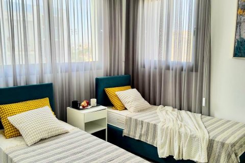 2 bedrooms Apartment in Larnaca, Larnaka,  No. 39948 4