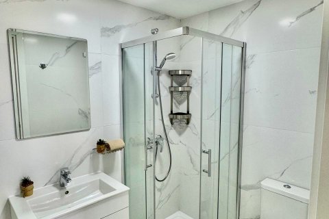 2 bedrooms Apartment in Larnaca, Larnaka,  No. 39948 12