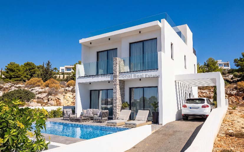 4 bedrooms Villa in Pegeia, Paphos, Cyprus No. 39448