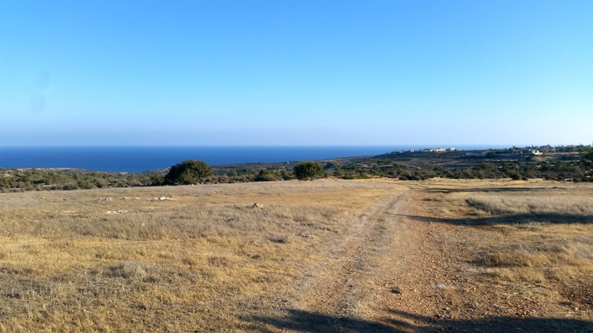 13379m2 Terrain à Pissouri, Limassol, Chypre No. 25720