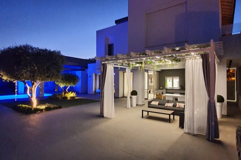 5 bedrooms Villa in Limassol, Cyprus No. 25717