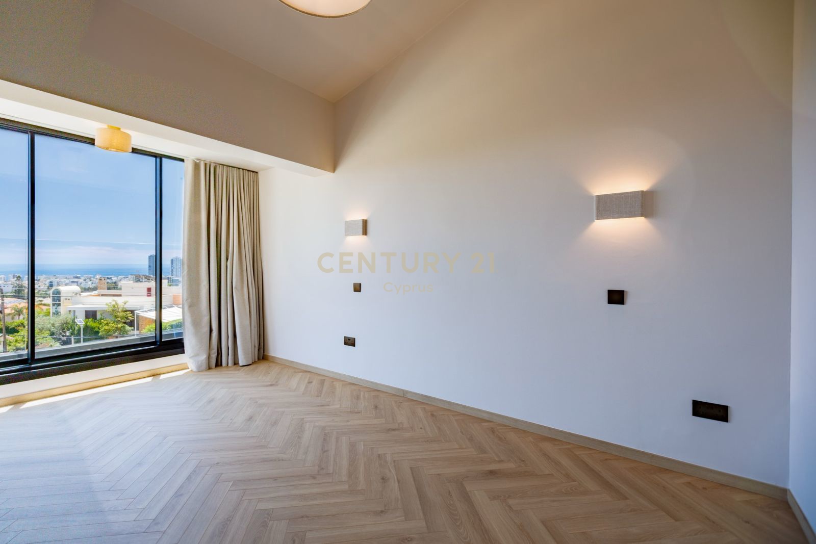 4 bedrooms Villa in Germasogeia, Limassol, Cyprus No. 53464