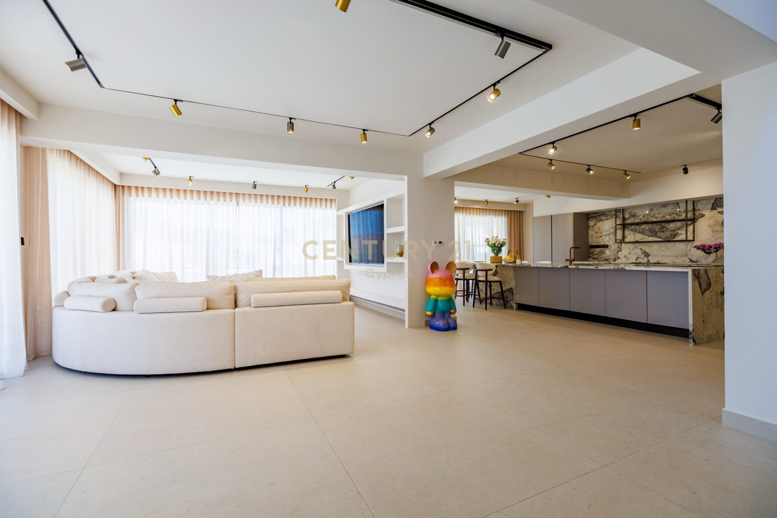 4 bedrooms Villa in Germasogeia, Limassol, Cyprus No. 53464