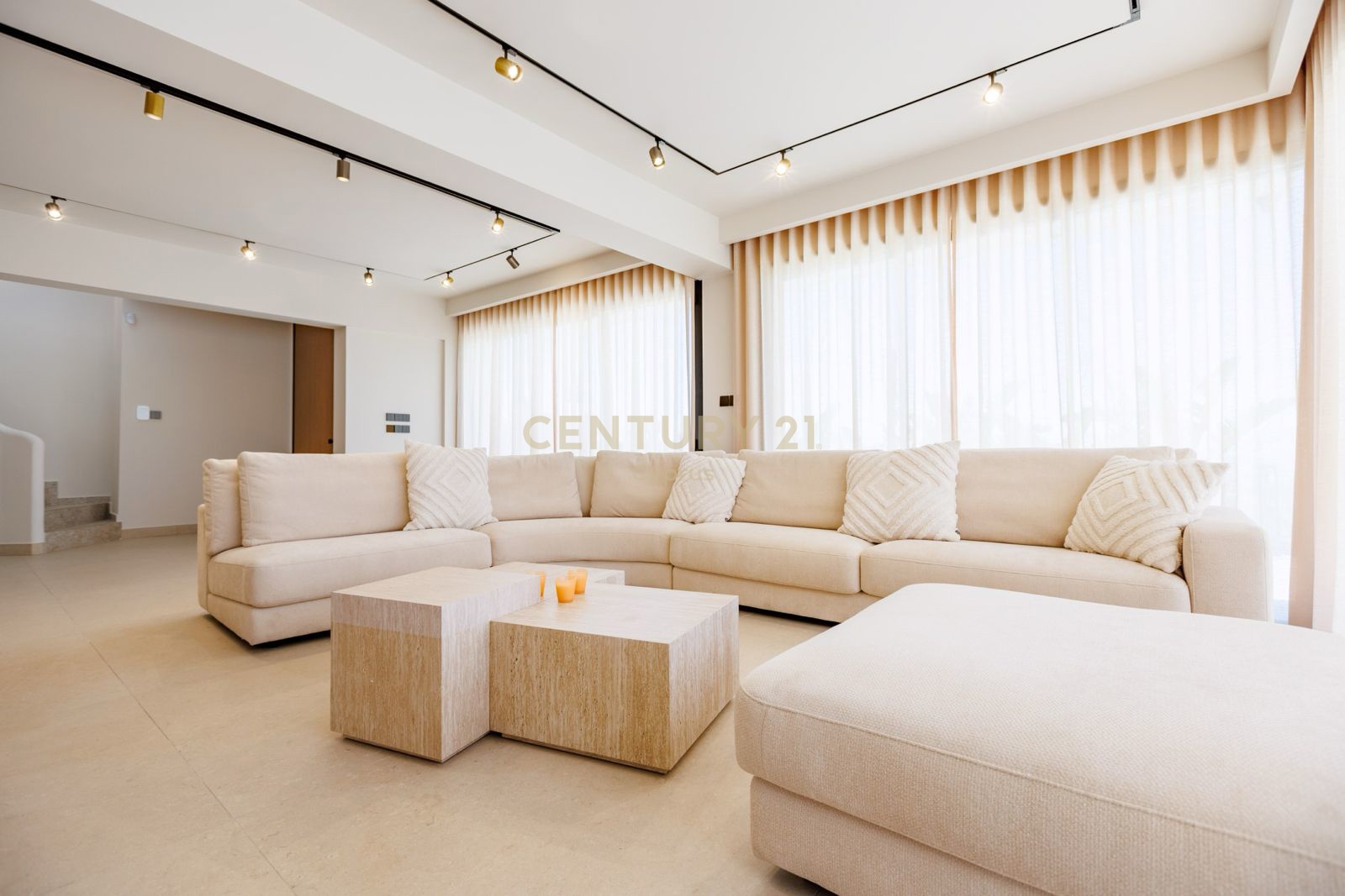 4 bedrooms Villa in Germasogeia, Limassol, Cyprus No. 53464