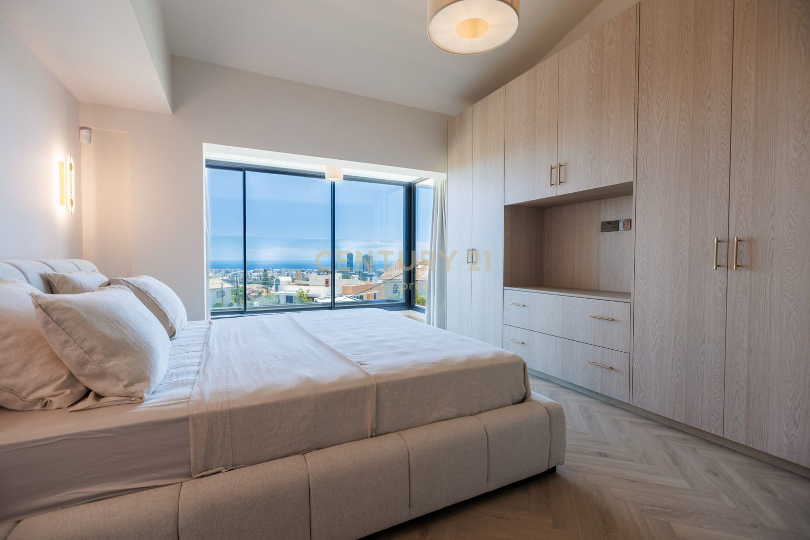 4 bedrooms Villa in Germasogeia, Limassol, Cyprus No. 53464