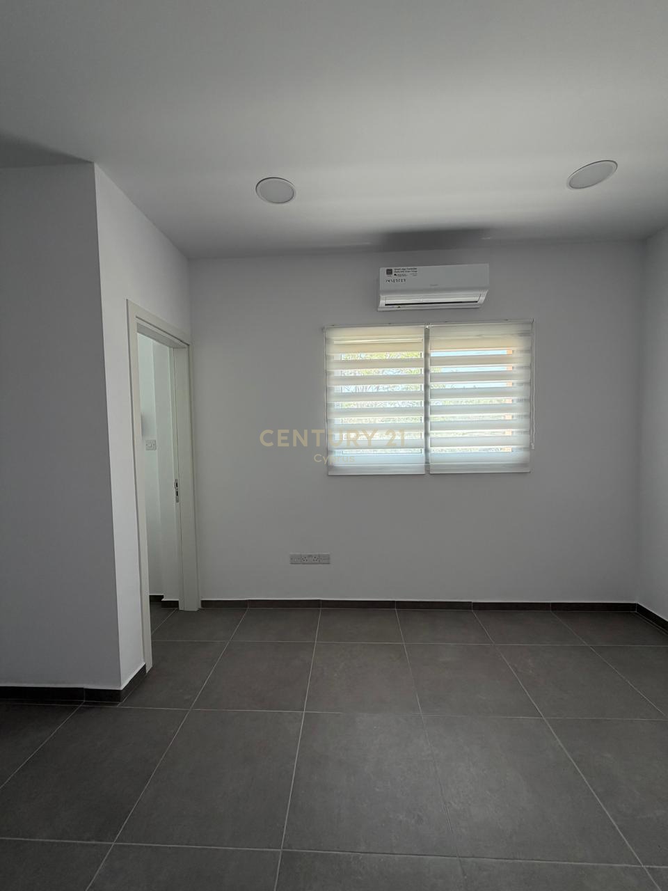 110m2 Bureau à Mesa Geitonia, Limassol, Chypre No. 53463