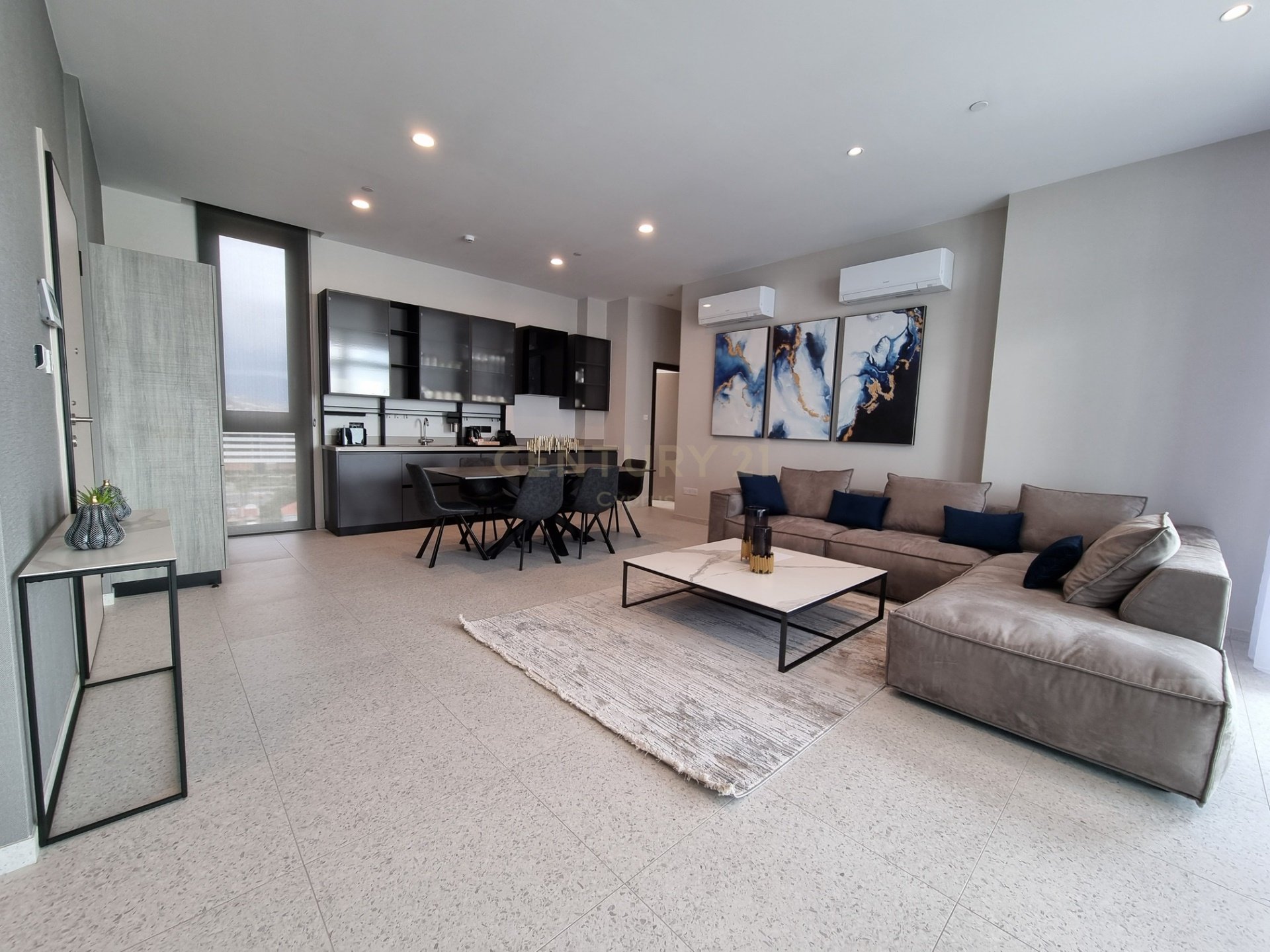 3 dormitorios Apartamento en Germasogeia, Limassol, Chipre No. 31184