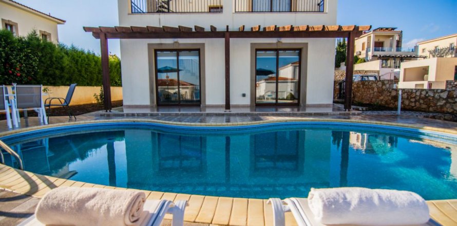 Вилла студия в Пафос,  № 38571