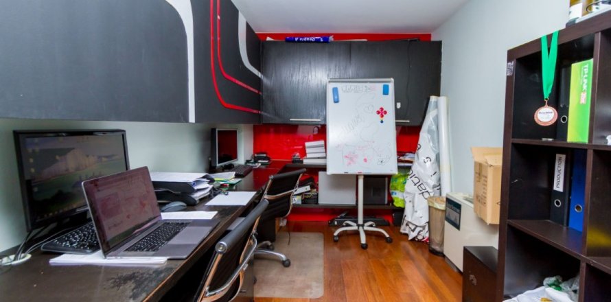 153m2 Local comercial en Nicosia,  No. 38568