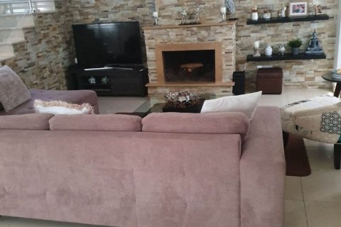 3 bedrooms Townhouse in Livadia, Nicosia,  No. 39639 4