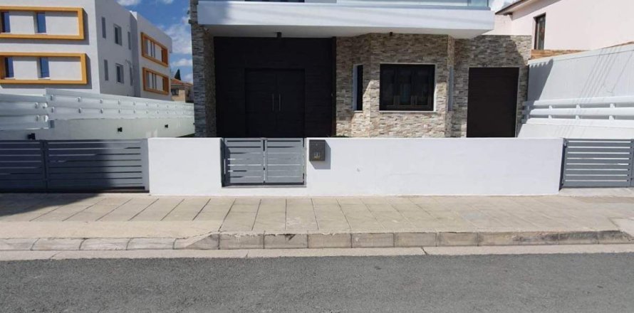 3 bedrooms Townhouse in Livadia, Nicosia,  No. 39639