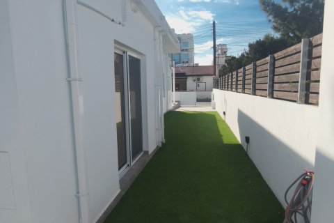 2 bedrooms Townhouse in Larnaca, Larnaka,  No. 39641 9