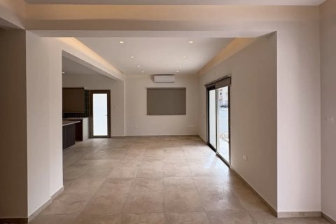 3 bedrooms Apartment in Larnaca, Larnaka,  No. 39644