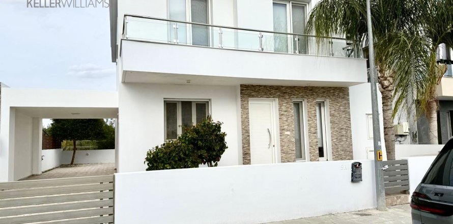 4 bedrooms Townhouse in Livadia, Nicosia,  No. 39638