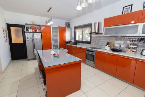 Вилла с 3 спальнями в Кити, Ларнака, Кипр № 37504 17