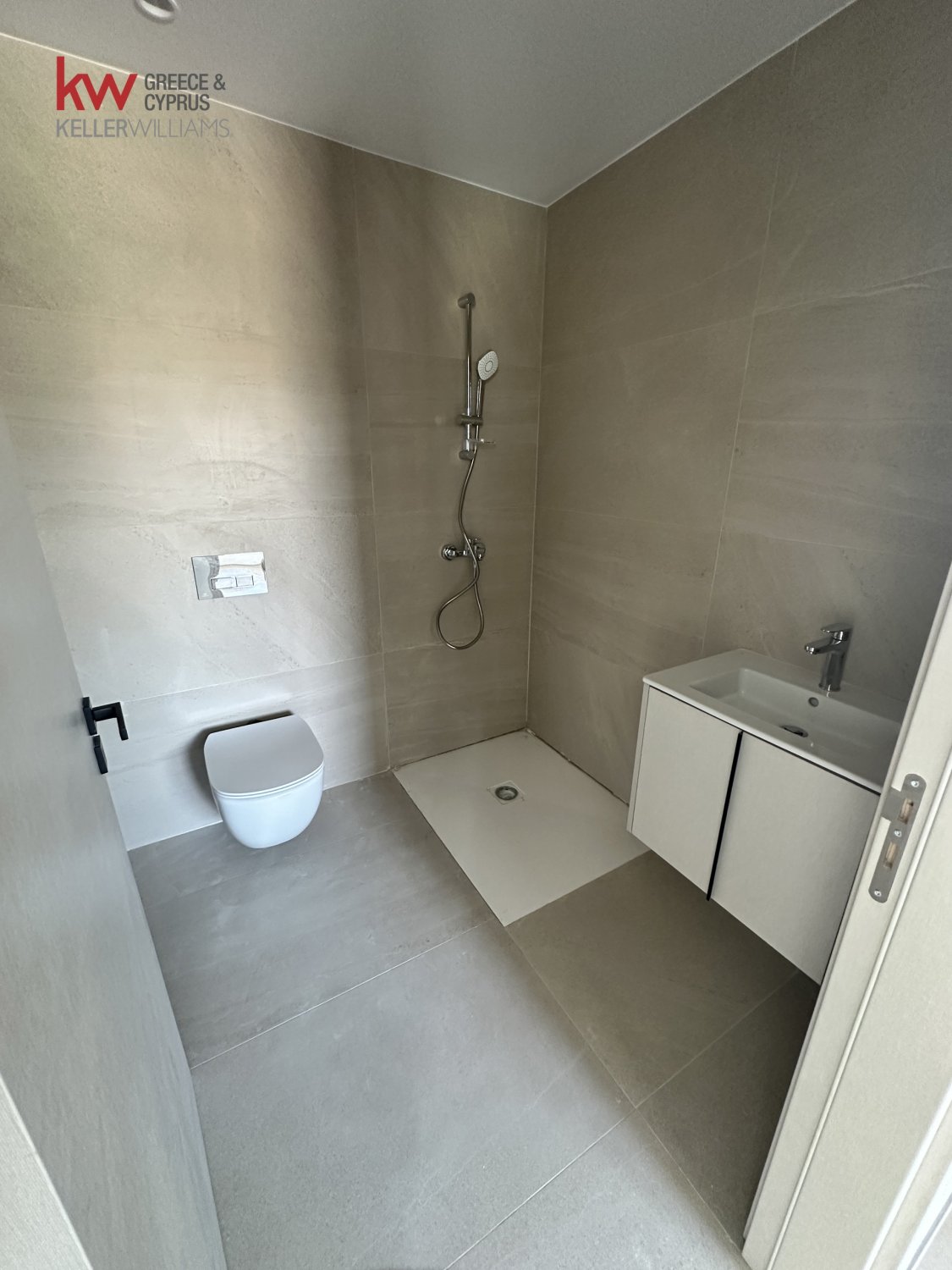 2 bedrooms Apartment in Agios Athanasios, Limassol, Cyprus No. 40274