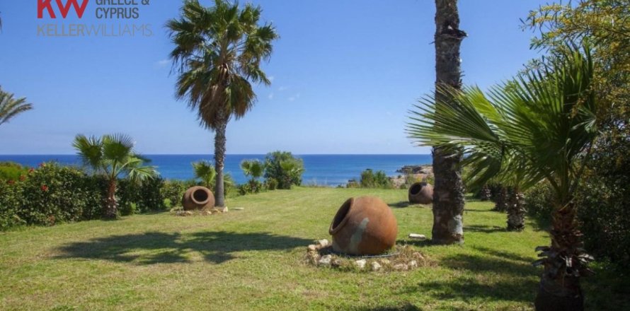 5 bedrooms Villa in Protaras, Ammochostos,  No. 40268