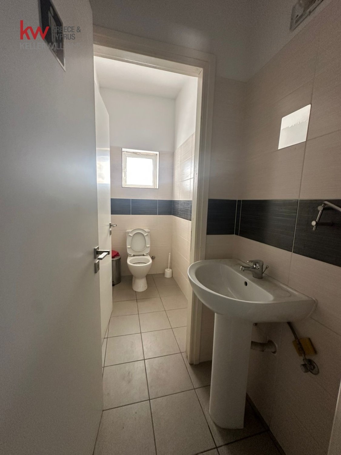 6 habitaciones Almacén en Larnaka, Chipre No. 40271