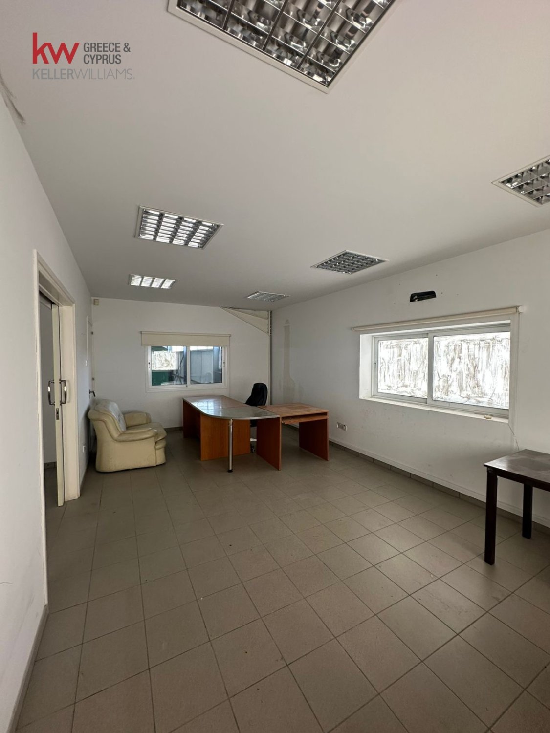 6 habitaciones Almacén en Larnaka, Chipre No. 40271