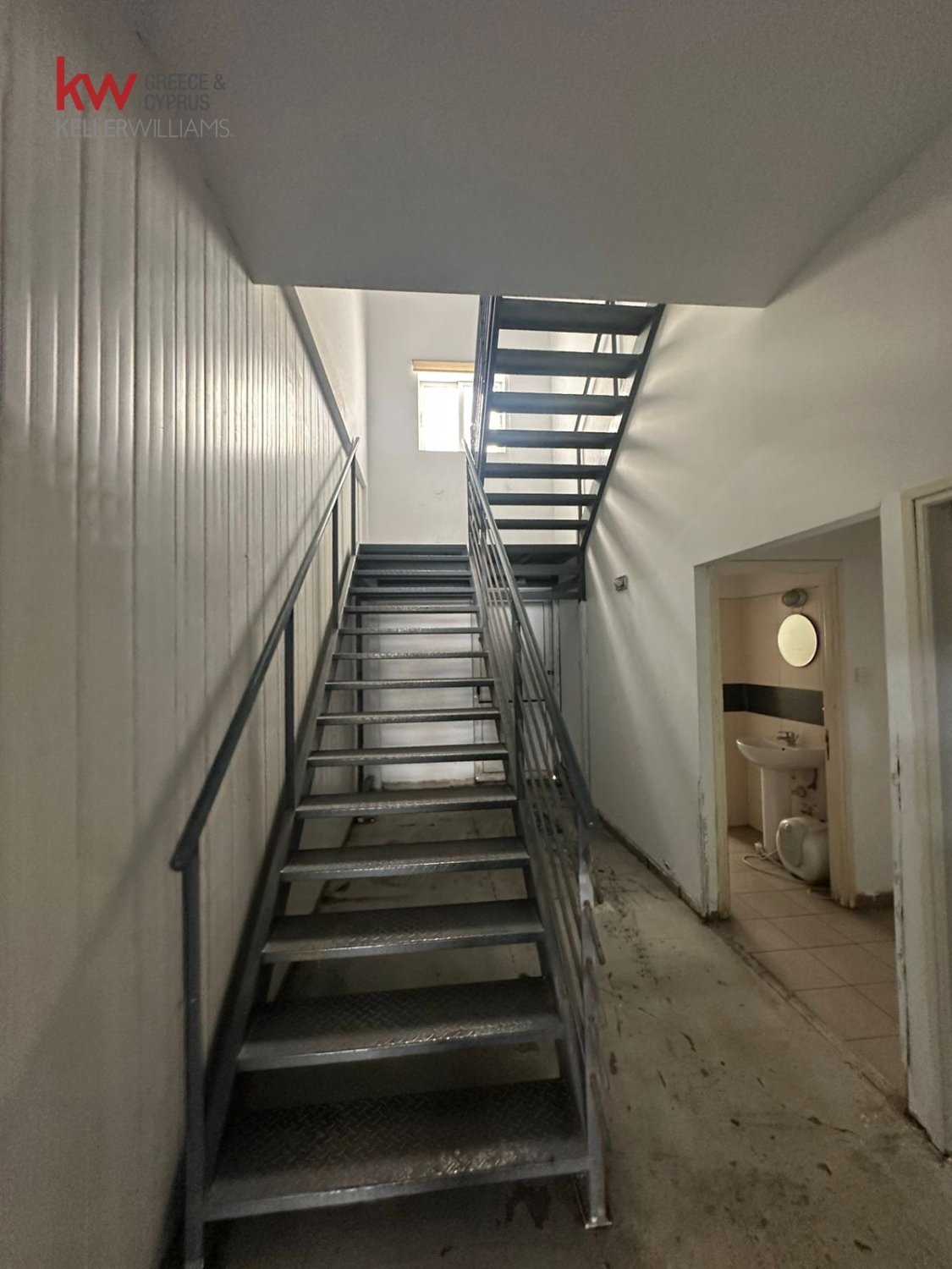 6 habitaciones Almacén en Larnaka, Chipre No. 40271