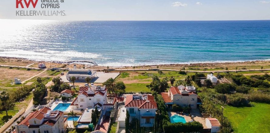 4 bedrooms Villa in Ayia Napa, Ammochostos,  No. 40270