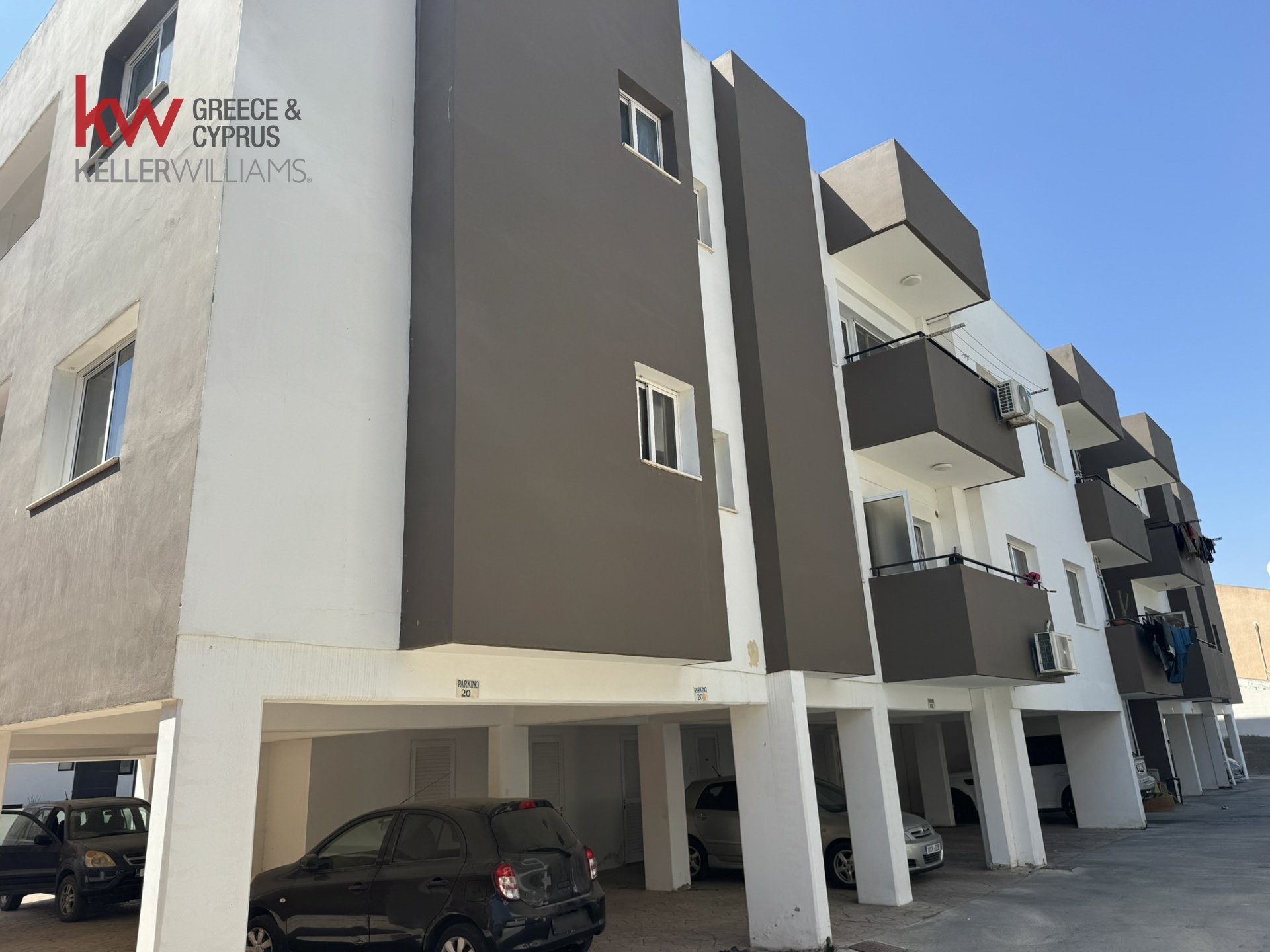 2 bedrooms Apartment in Larnaca, Larnaka, Cyprus No. 40146