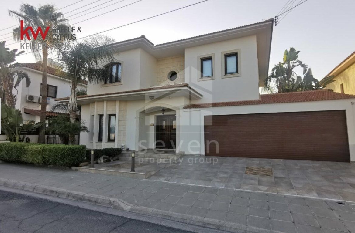 5 bedrooms Townhouse in Larnaka, Cyprus No. 40144