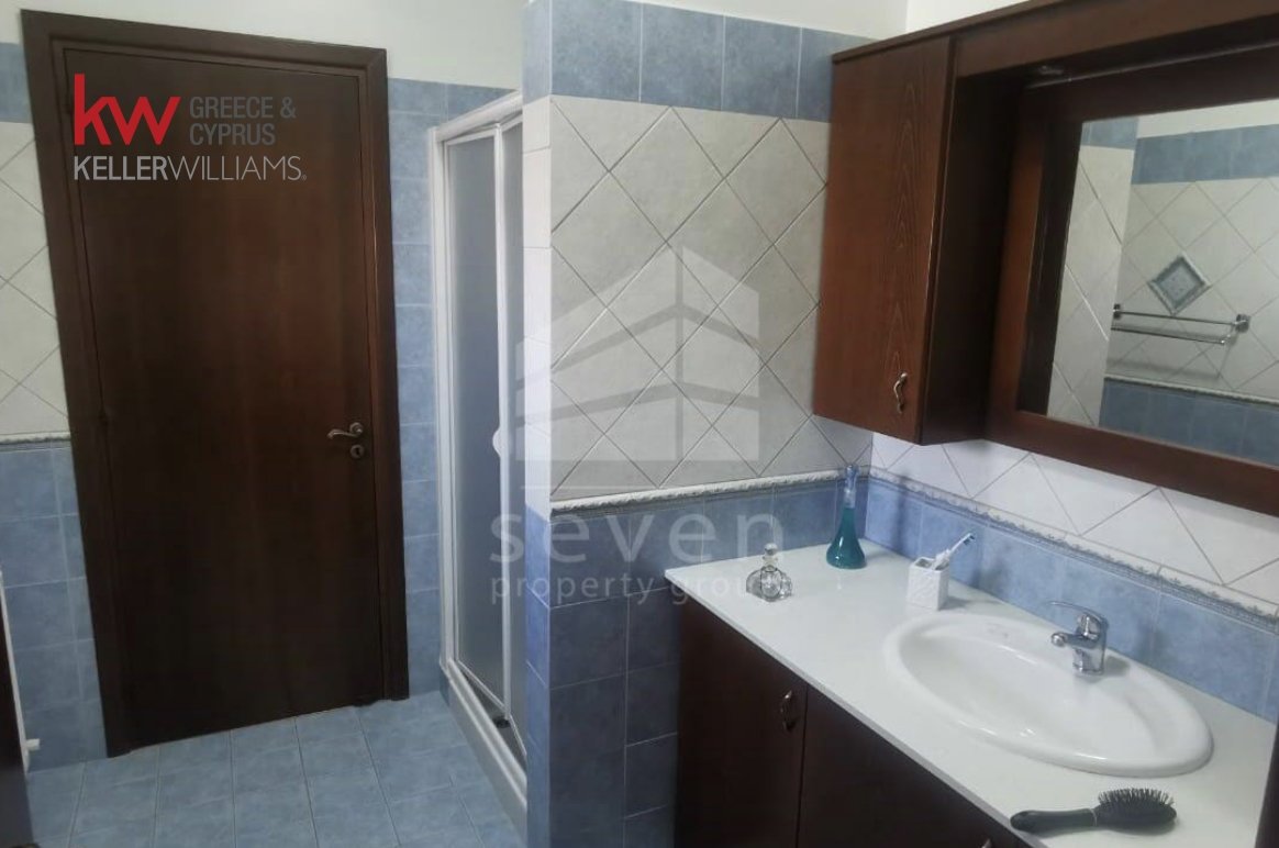 5 bedrooms Townhouse in Larnaka, Cyprus No. 40144