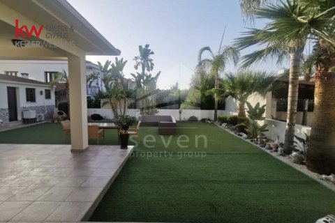 5 bedrooms Townhouse in Larnaka,  No. 40144 8