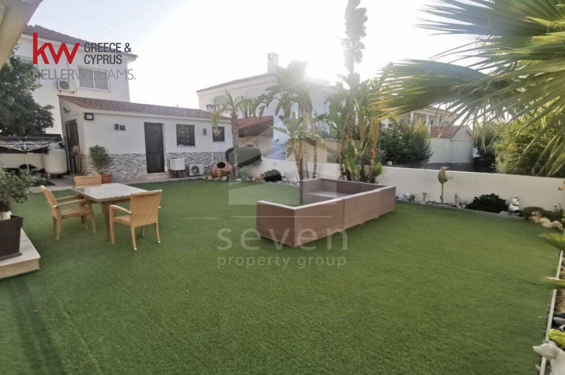 5 bedrooms Townhouse in Larnaka, Cyprus No. 40144