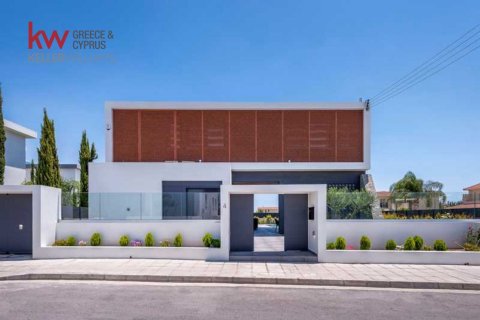 3 bedrooms Villa in Larnaka,  No. 40147 3