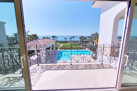 6 chambres Villa à Pervolia, Larnaka,  No. 40148 7