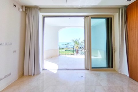 6 chambres Villa à Pervolia, Larnaka,  No. 40148 10