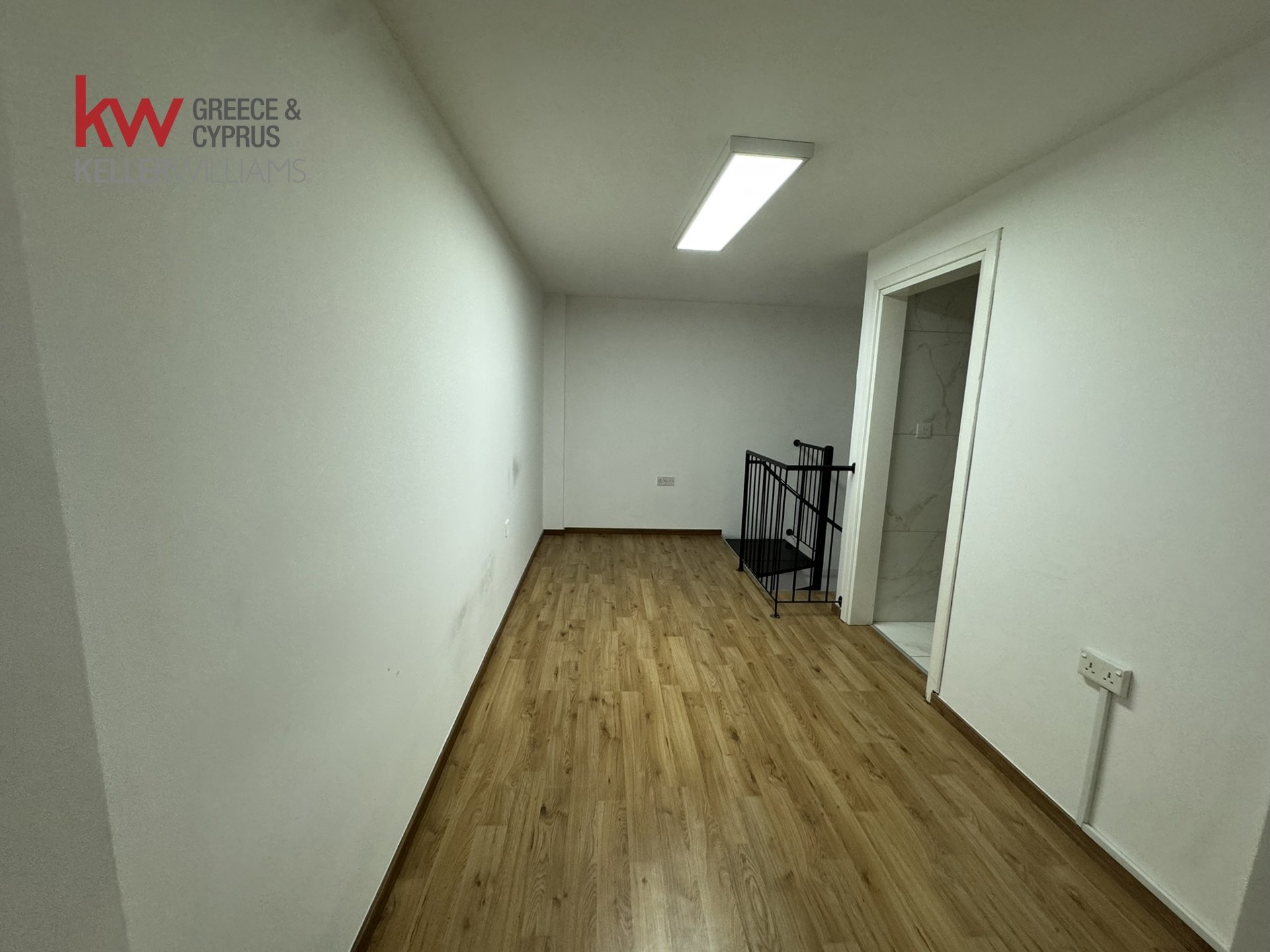 70m2 Shop in Larnaca, Larnaka, Cyprus No. 39982