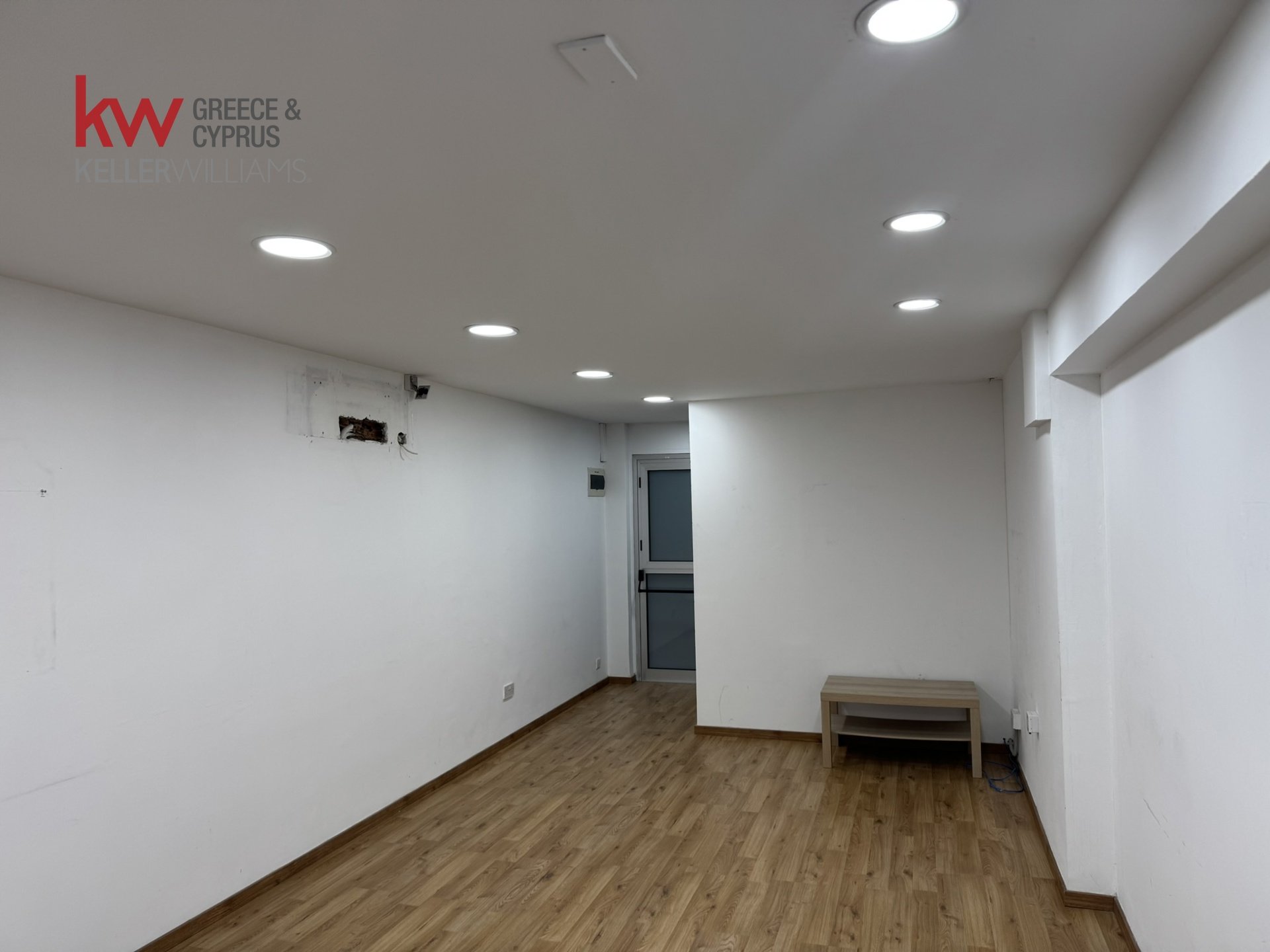 70m2 Shop in Larnaca, Larnaka, Cyprus No. 39982