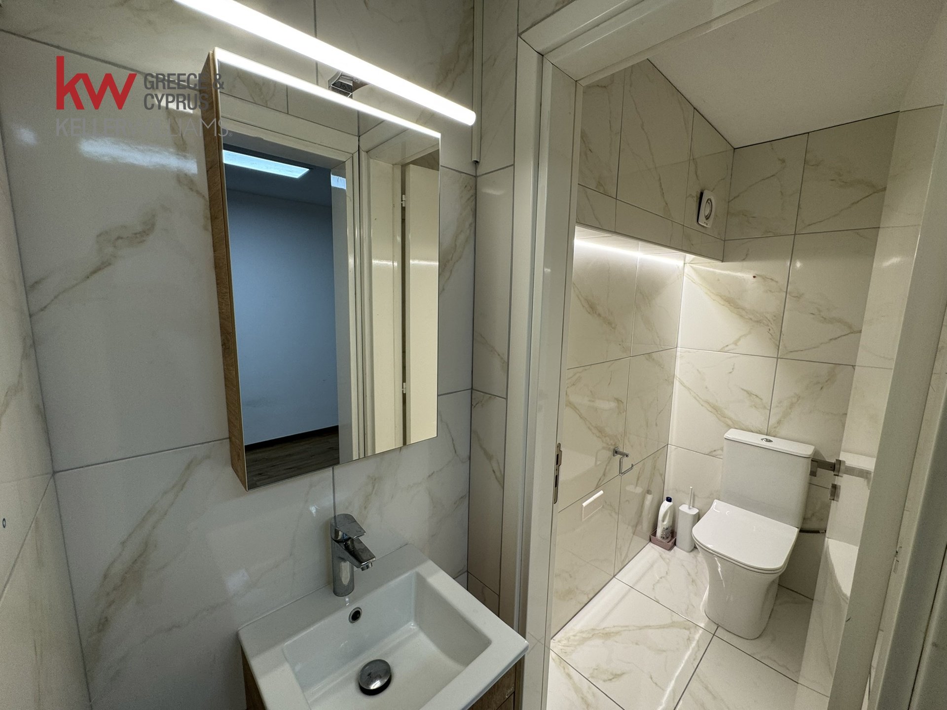 70m2 Shop in Larnaca, Larnaka, Cyprus No. 39982